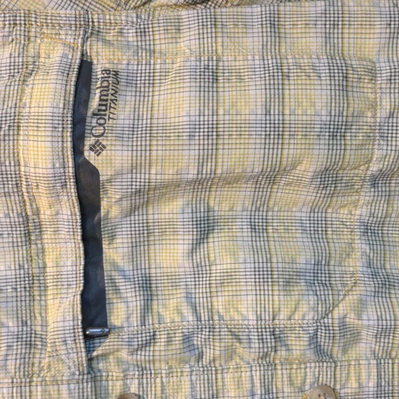 Columbia Titanium Omni-Dry Short Sleeve Button Up Collared Shirt Size M - Picture 3 of 4